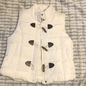 Arizona white puff vest NWT size medium